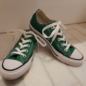 Girls Converse All-star low tops
